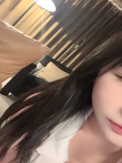 【京鱼儿】19岁童颜巨乳_可爱猫女_神秘男舔逼_道具自慰_6.的封面图