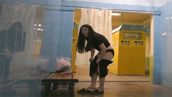 全网独家首发TP某水上乐园各种美女浴室换衣洗澡二
